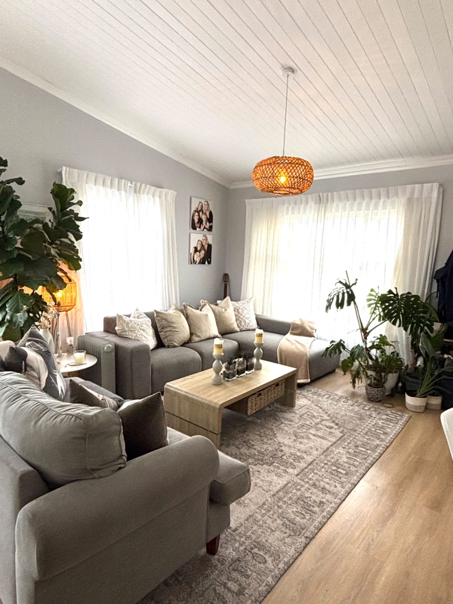 To Let 2 Bedroom Property for Rent in Fish Hoek Western Cape